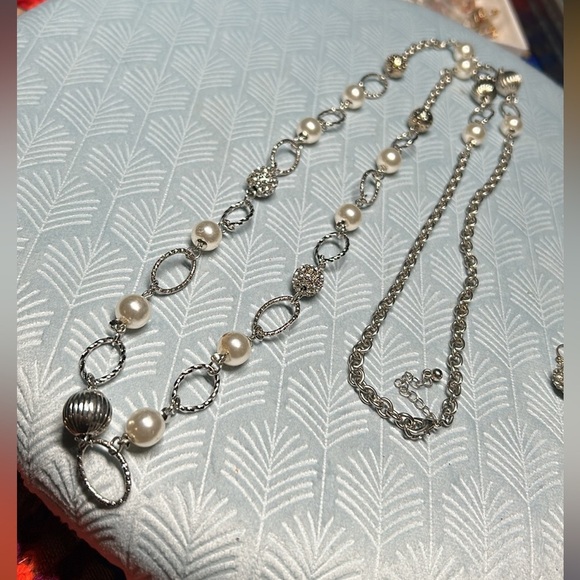 Long silver disco ball necklace and matching earrings - Picture 5 of 10